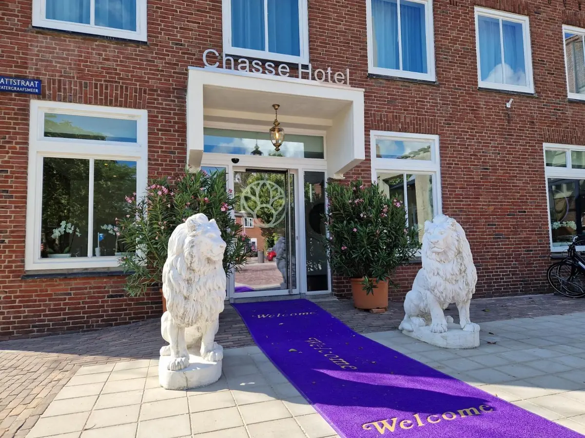 Chasse Residency Hotel, Amstel station