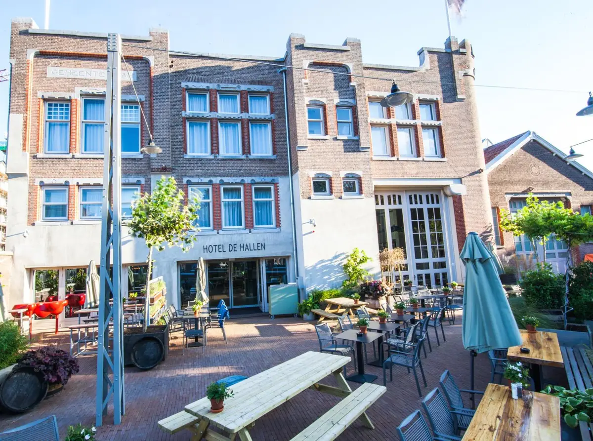 Hotel De Hallen, Oud-West
