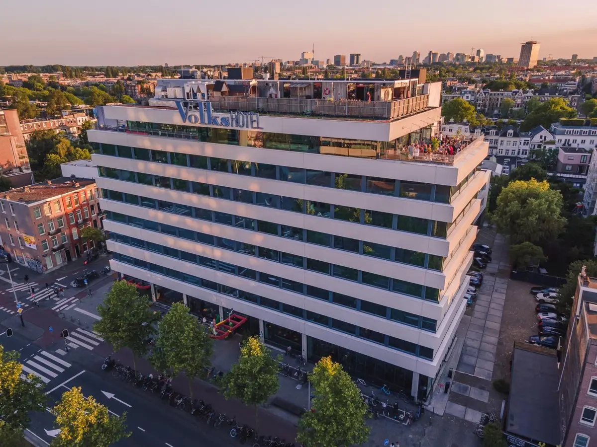 Volkshotel, Oost