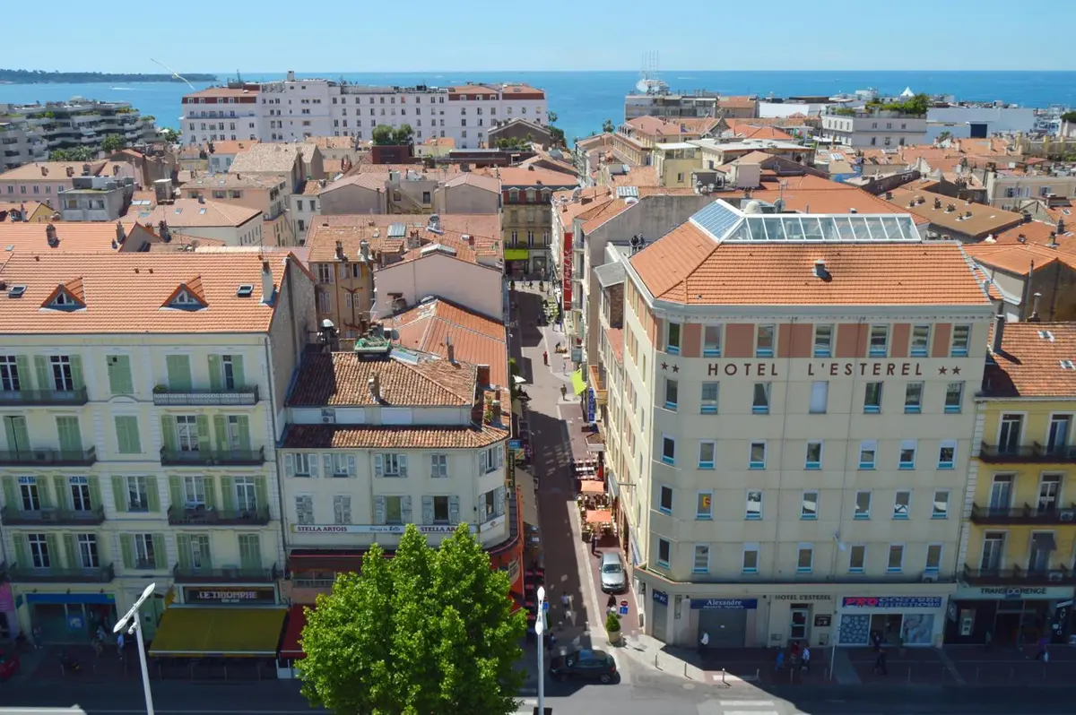 L'Esterel, Rue d’Antibes