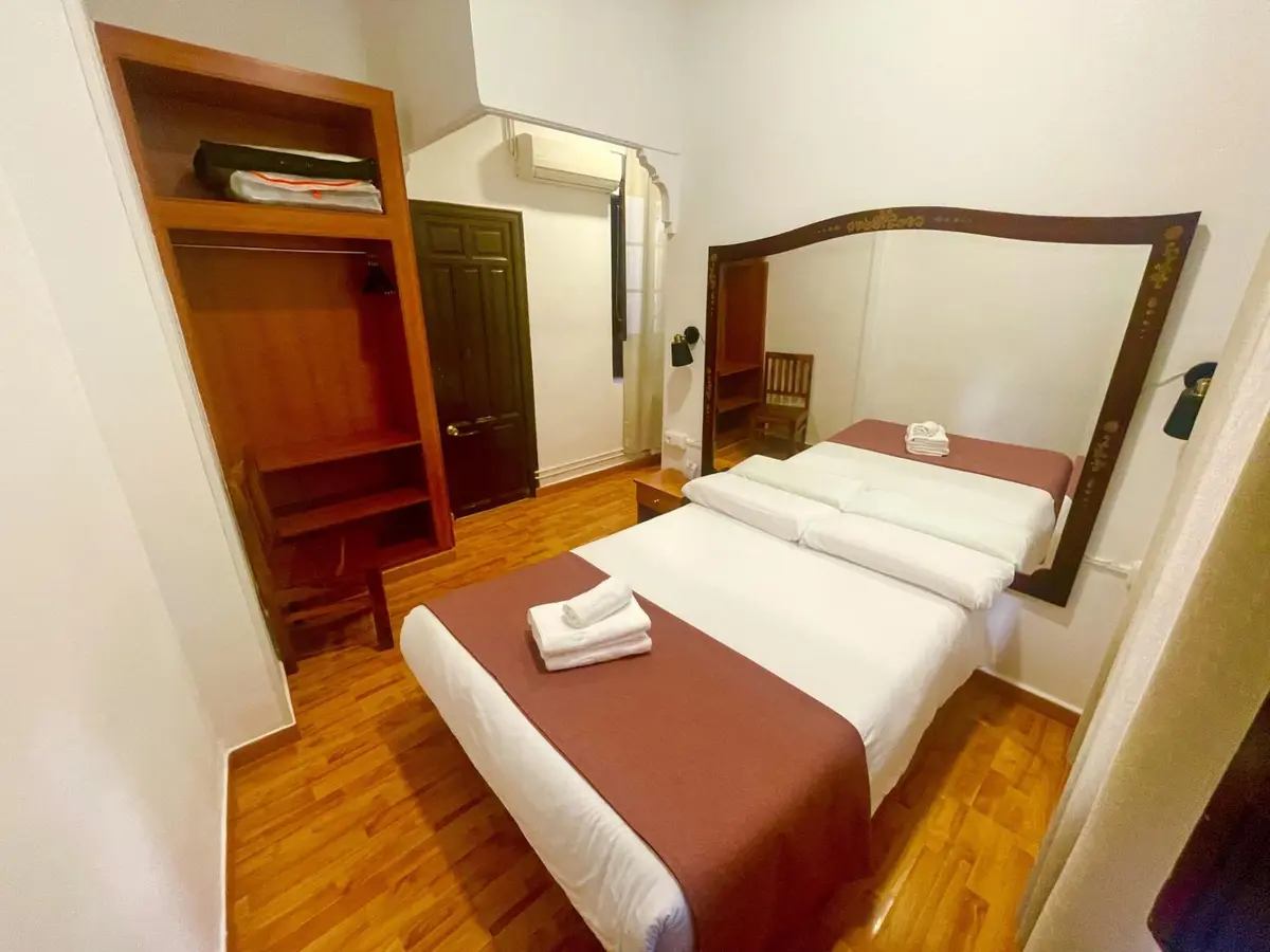 Arteaga Hostal & Baños Arabes Elvira, Gran Vía de Colón