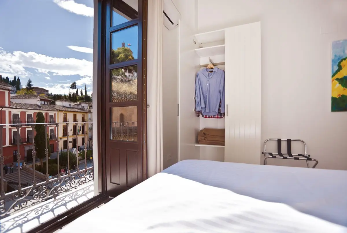 Casa Miravalle Darro, Plaza Nueva