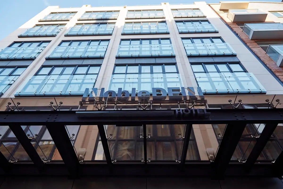 NobleDEN Hotel, Chinatown