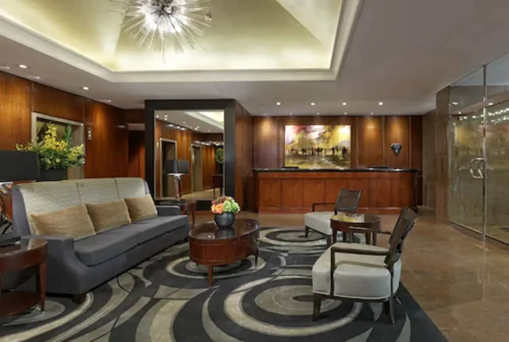 Cambridge Suites Toronto, Financial District