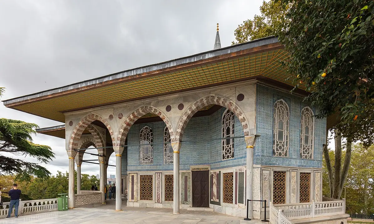 The Baghdad Kiosk at Topkapı Palace, a tiled pavilion under a wide roof with a marble arcade